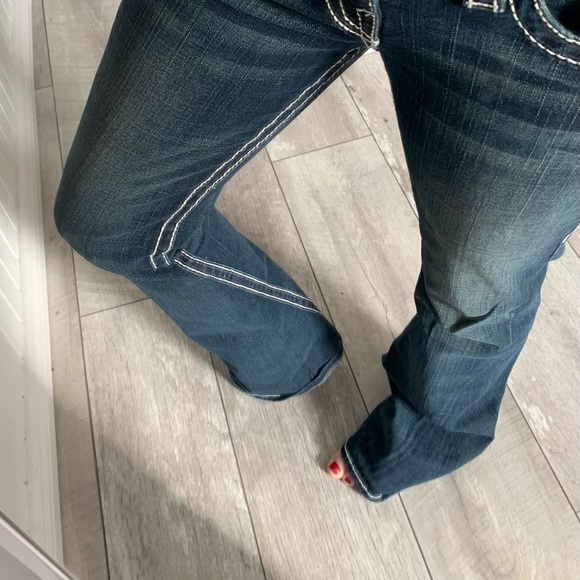 True Religion JoeyBigT beautiful jean! low waist snug fit & comfy stretch fabric - Picture 4 of 4
